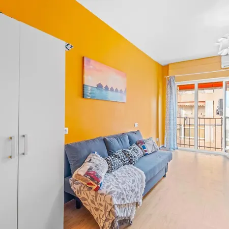 A 199m De La Playa Locos Appartement *