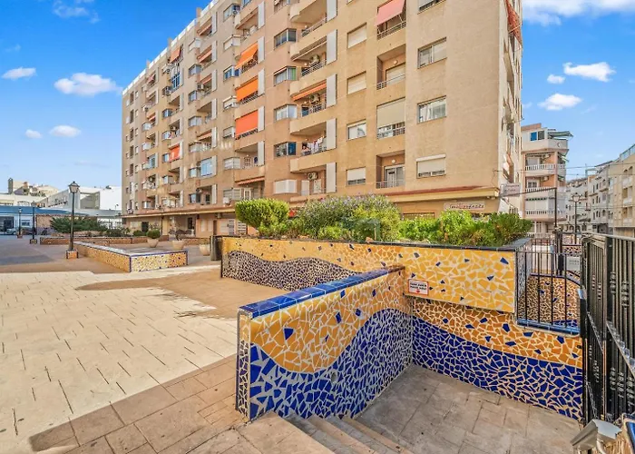 A 199m De La Playa Locos Torrevieja